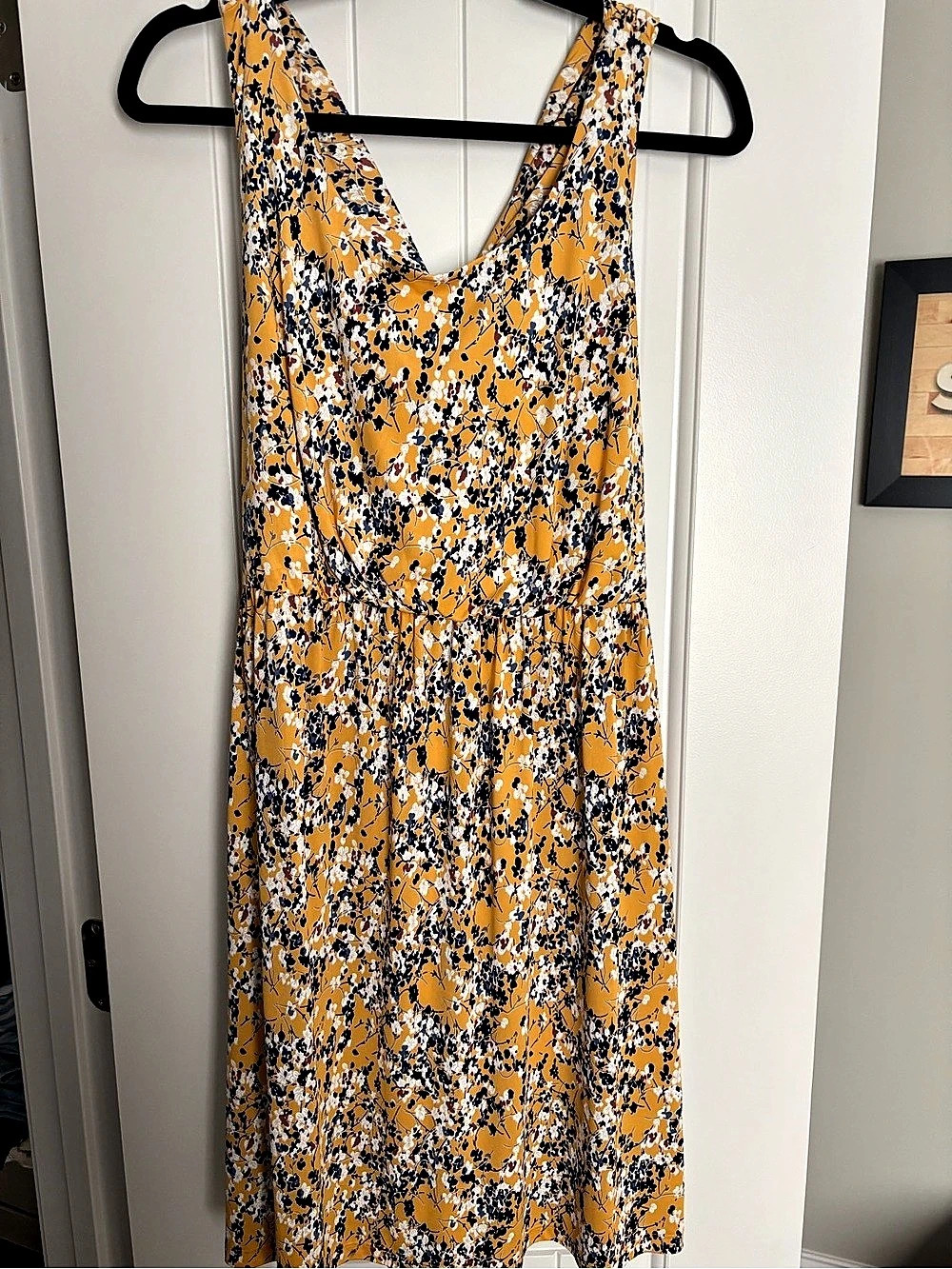 Kaileigh Floral Dress in Yellow & Black Size Large Like New